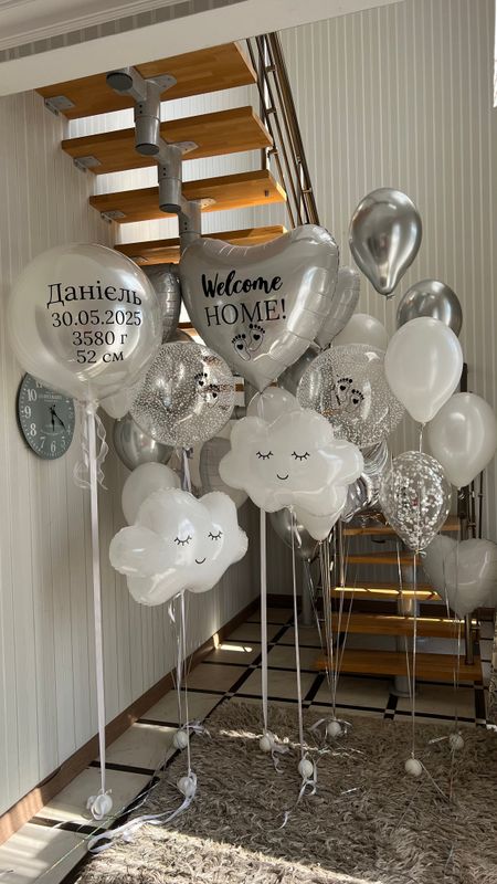 Выписка в бело-серебрянных тоннах