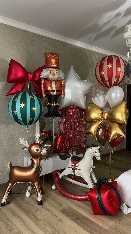 Новогодние игрушки