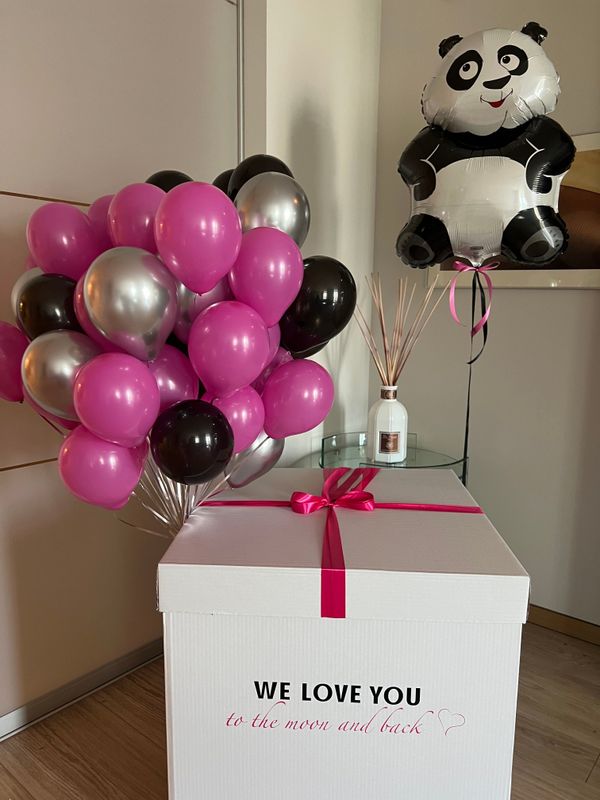 Коробка с пандой и 50 мини-шаров