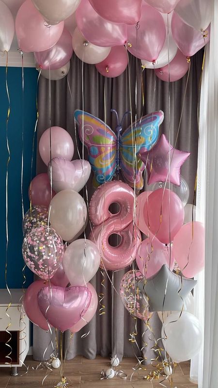 Розовая композиция с бабочкой