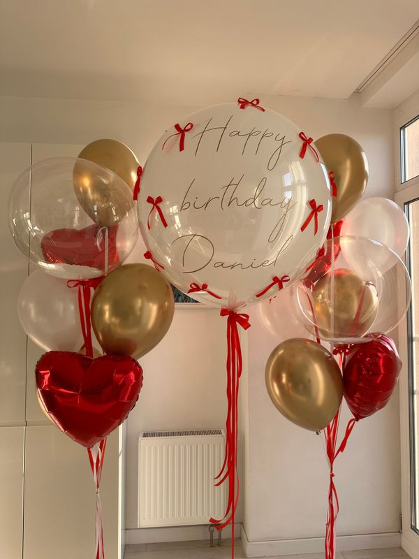 Нежный набор с красными акцентами